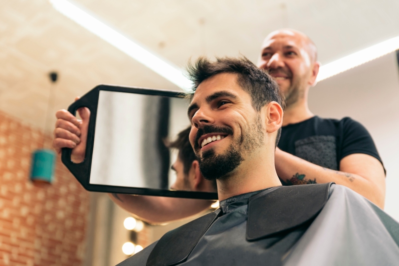  Les 8 coiffures courtes pour hommes les plus populaires en 2022