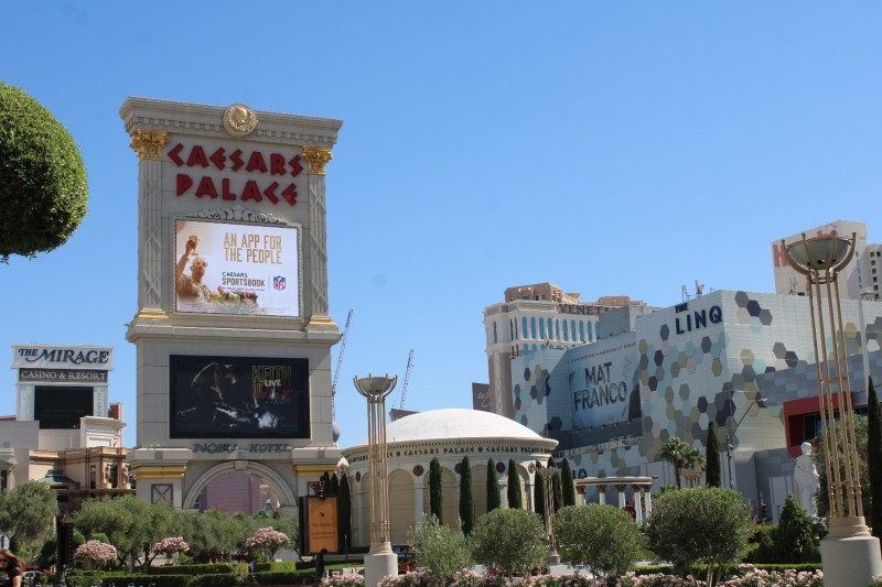  Caesars Palaceren barruan: Las Vegas Strip-eko Erromatar Estazio Inperial ikonikoa